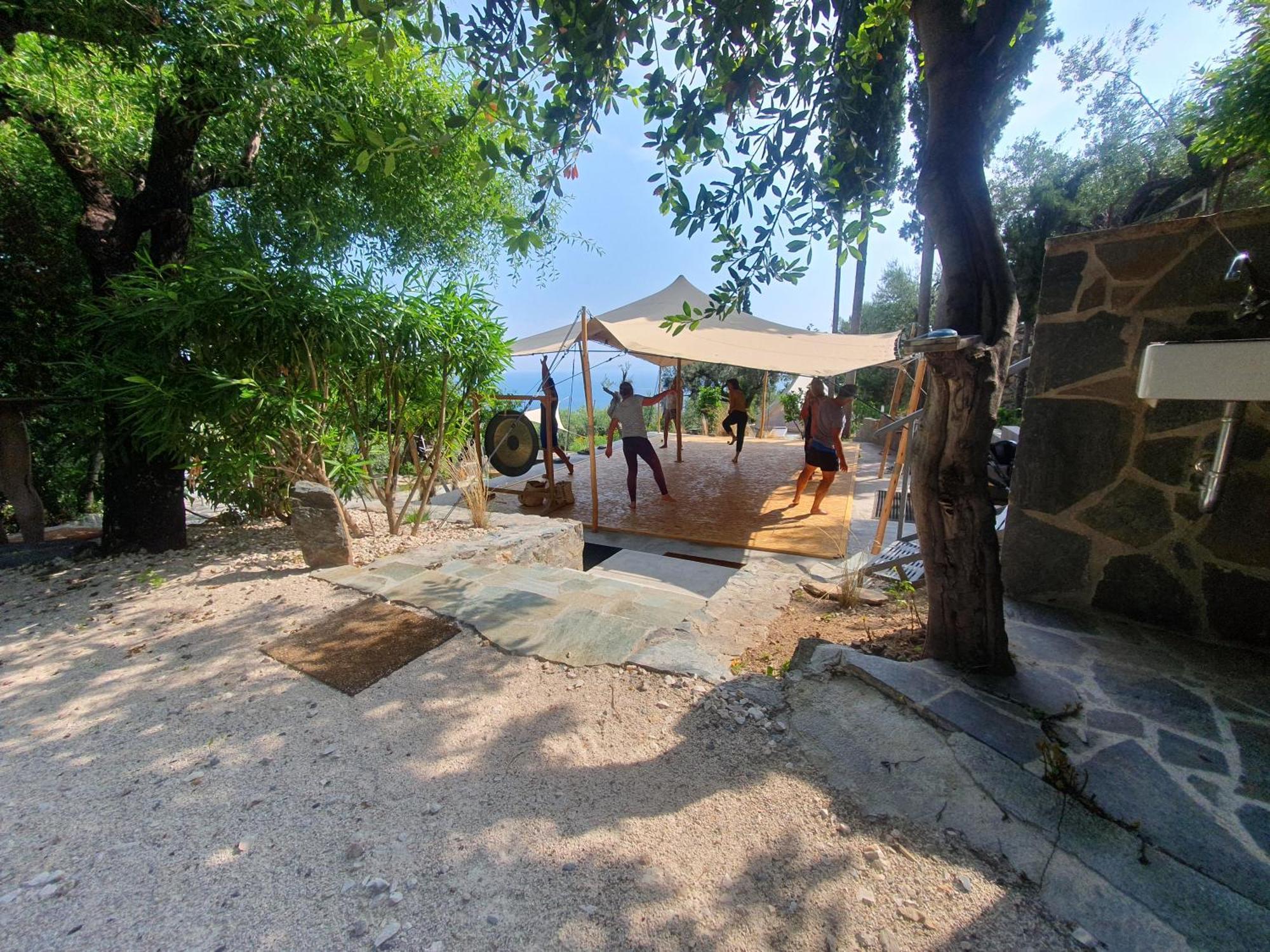 Studios Kyparissi & Spa Tirós Buitenkant foto