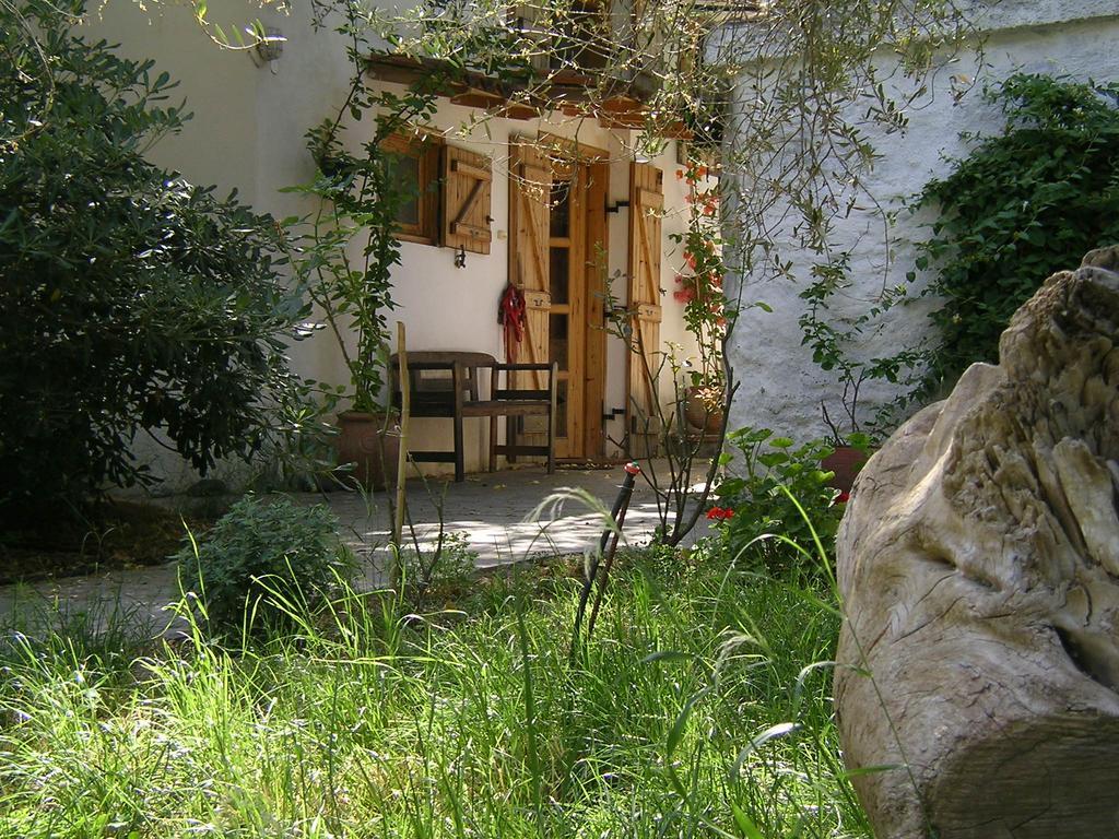 Studios Kyparissi & Spa Tirós Buitenkant foto