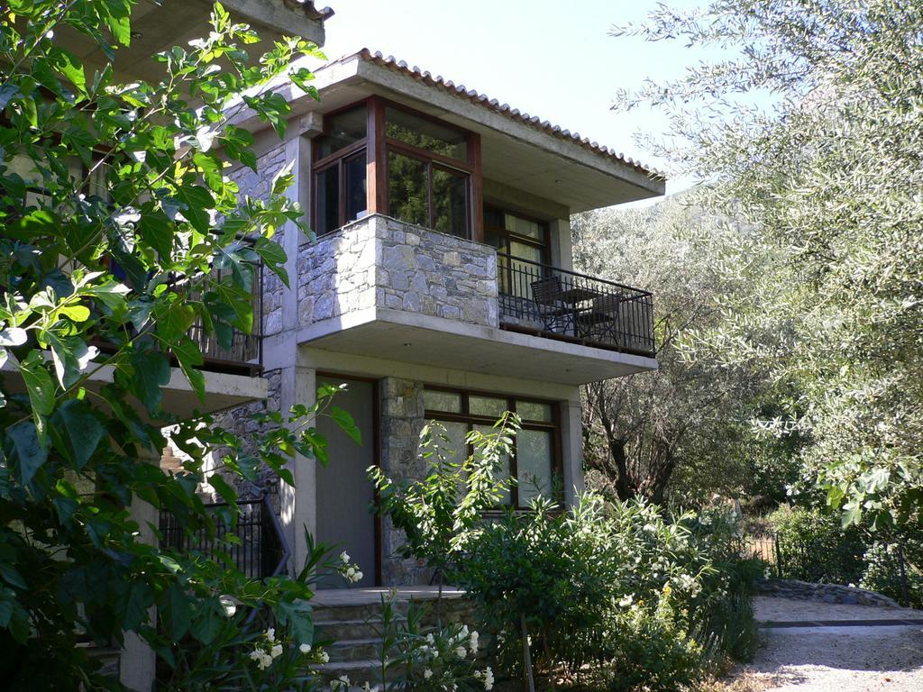 Studios Kyparissi & Spa Tirós Buitenkant foto