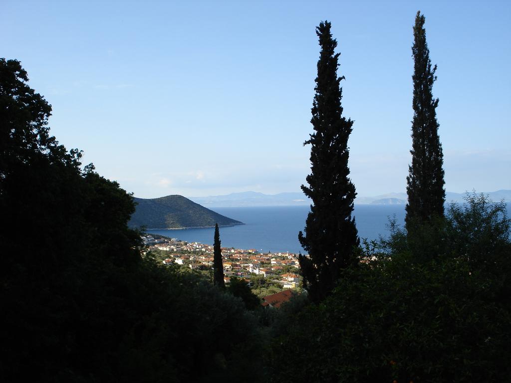 Studios Kyparissi & Spa Tirós Buitenkant foto